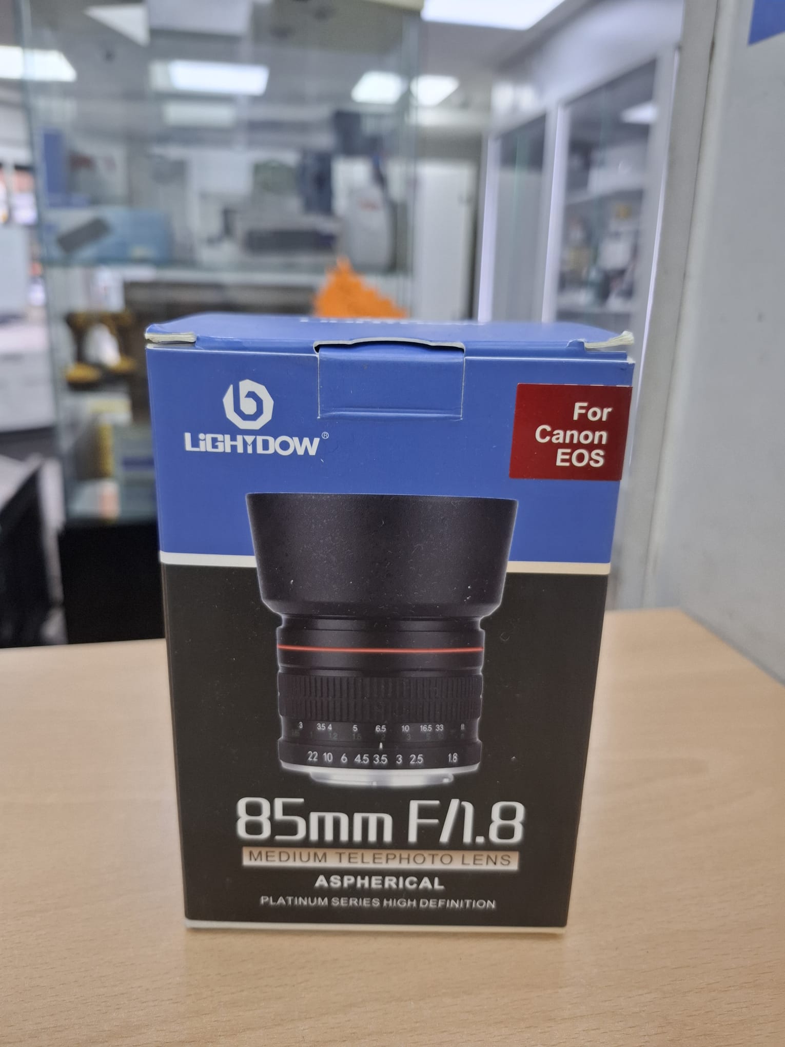 Like New Lightdow EF 85mm F1.8 Portrait Lens - Compatible with